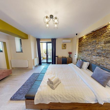 Janine Garden Hotel Brasov Ngoại thất bức ảnh