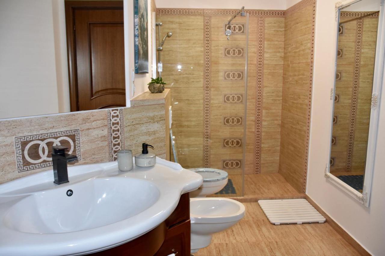 Janine Garden Hotel Brasov Ngoại thất bức ảnh