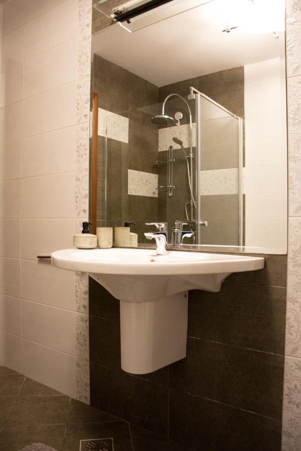 Janine Garden Hotel Brasov Ngoại thất bức ảnh