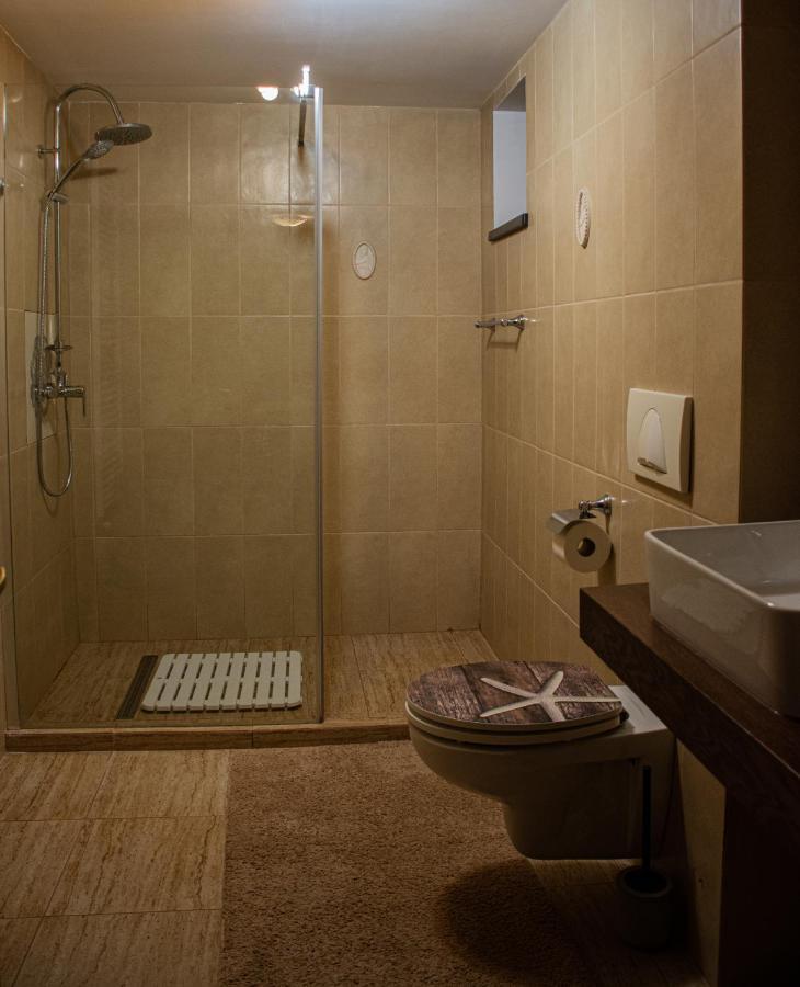 Janine Garden Hotel Brasov Ngoại thất bức ảnh