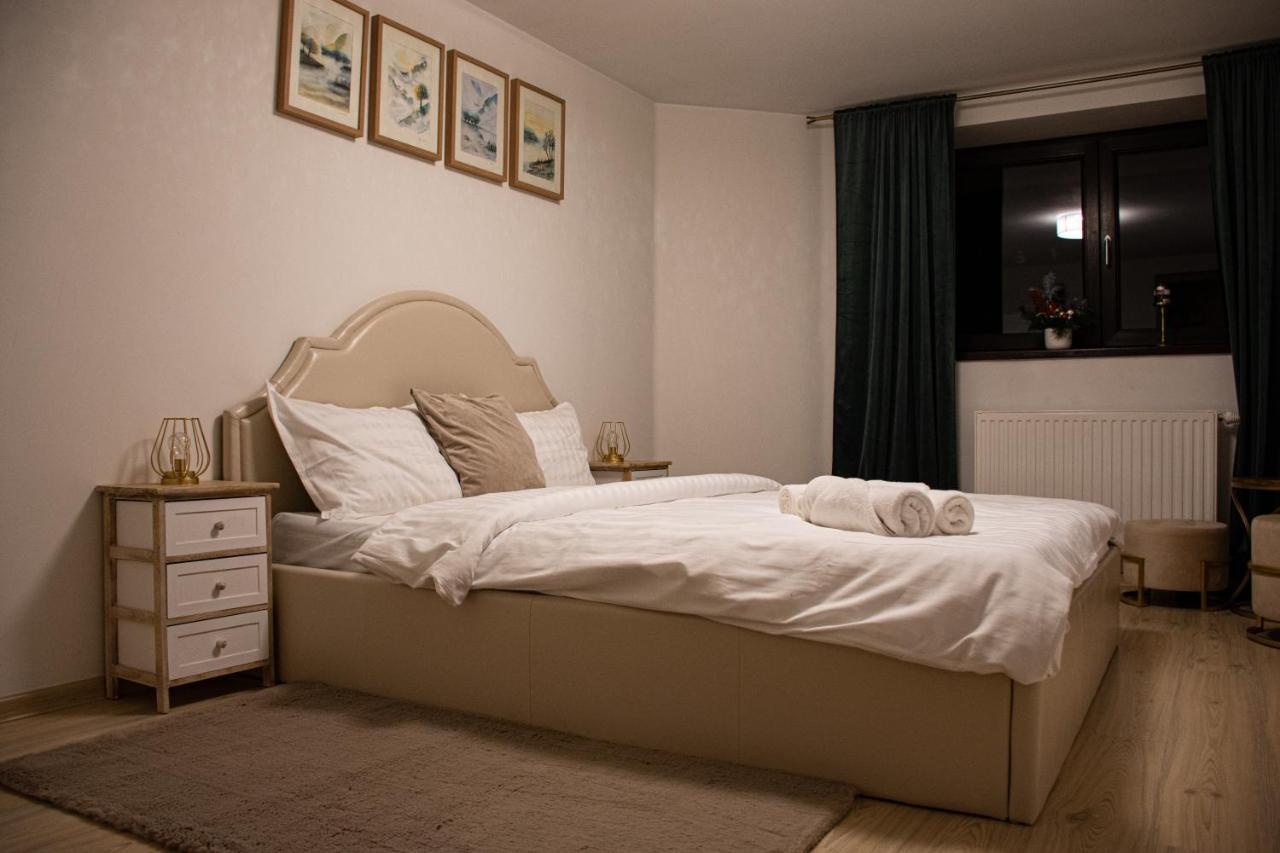 Janine Garden Hotel Brasov Ngoại thất bức ảnh