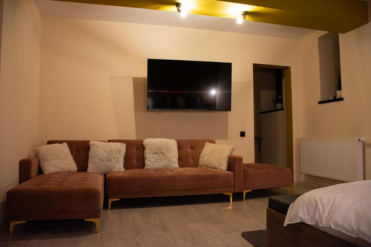 Janine Garden Hotel Brasov Ngoại thất bức ảnh