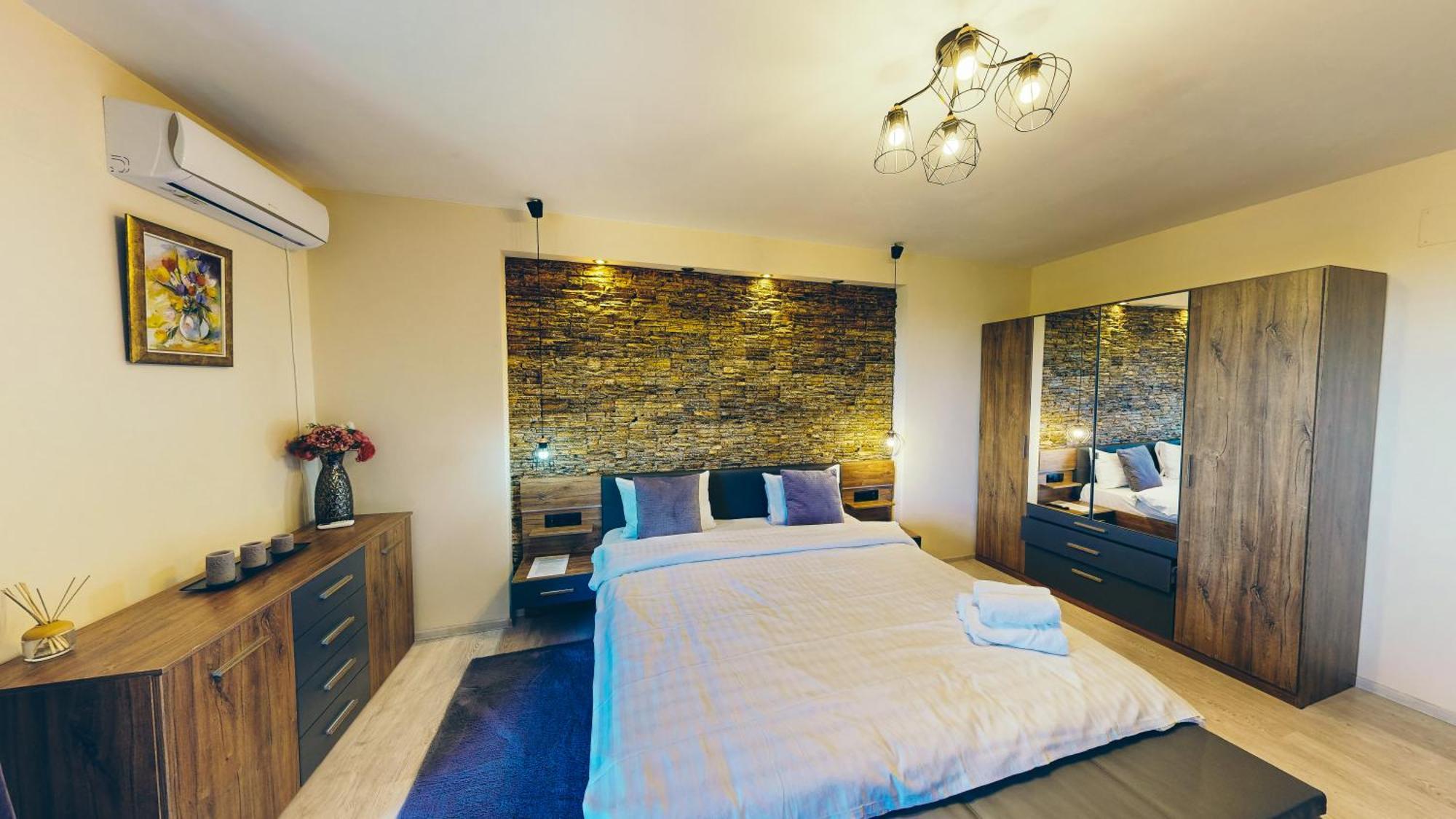 Janine Garden Hotel Brasov Ngoại thất bức ảnh