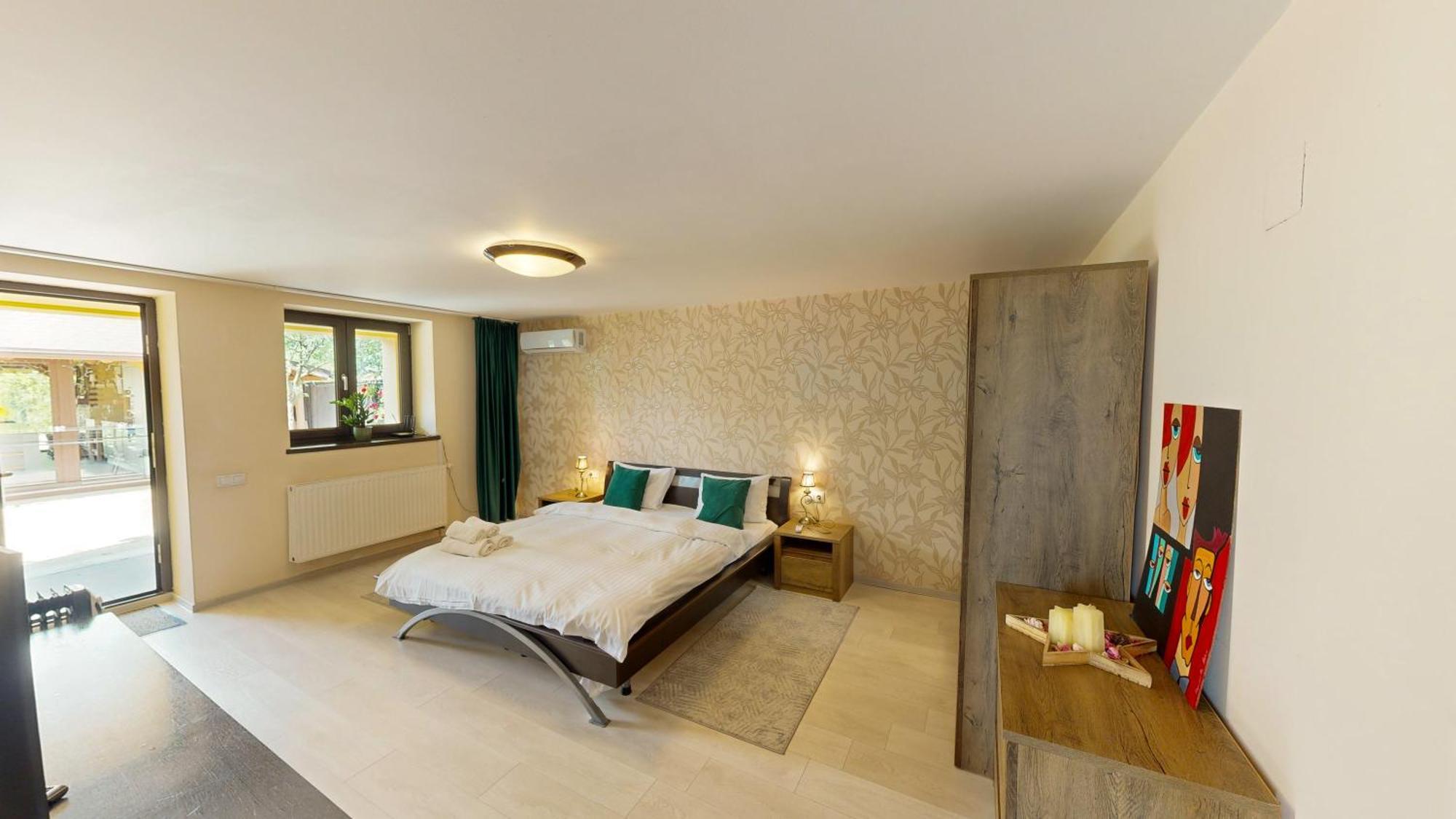 Janine Garden Hotel Brasov Ngoại thất bức ảnh