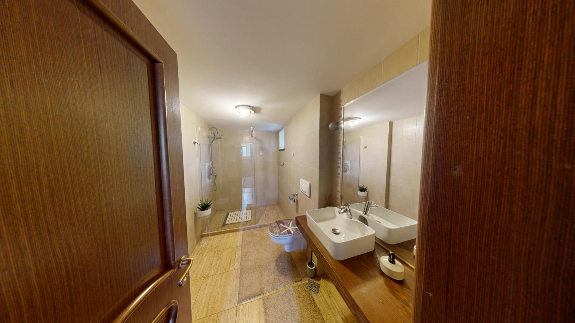 Janine Garden Hotel Brasov Ngoại thất bức ảnh