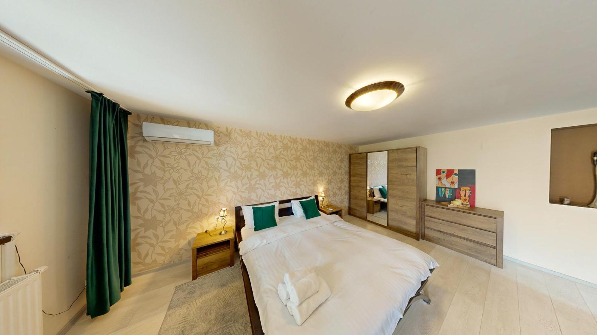 Janine Garden Hotel Brasov Ngoại thất bức ảnh