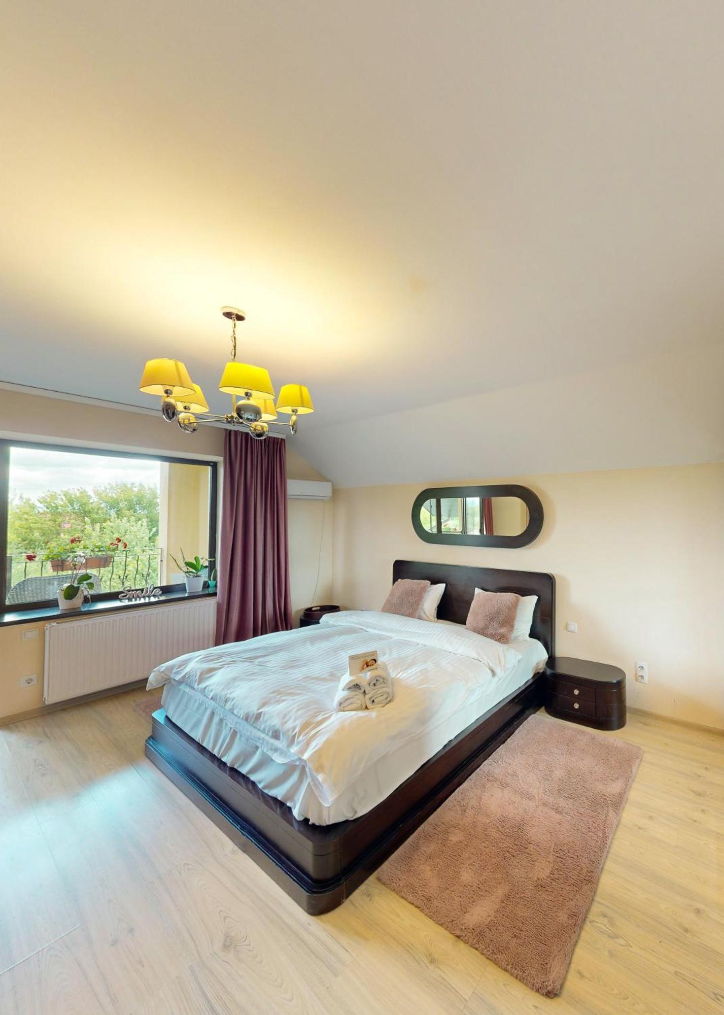 Janine Garden Hotel Brasov Ngoại thất bức ảnh